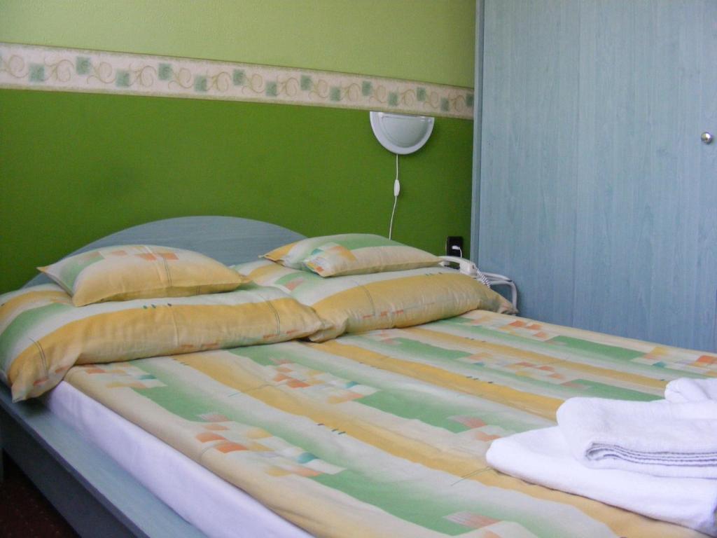 Hódmezővásárhely Hotel Pelikan חדר תמונה