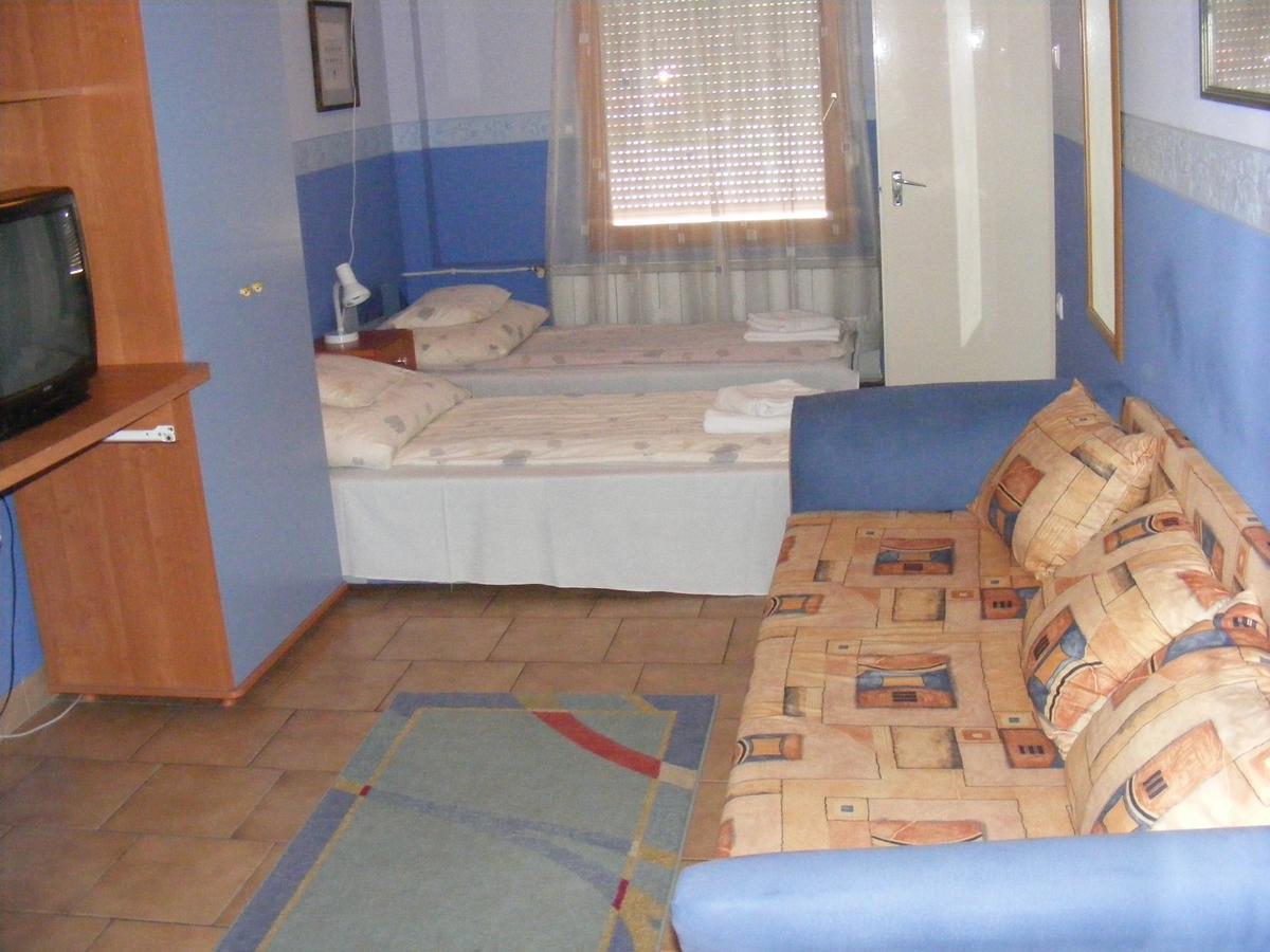 Hódmezővásárhely Hotel Pelikan מראה חיצוני תמונה
