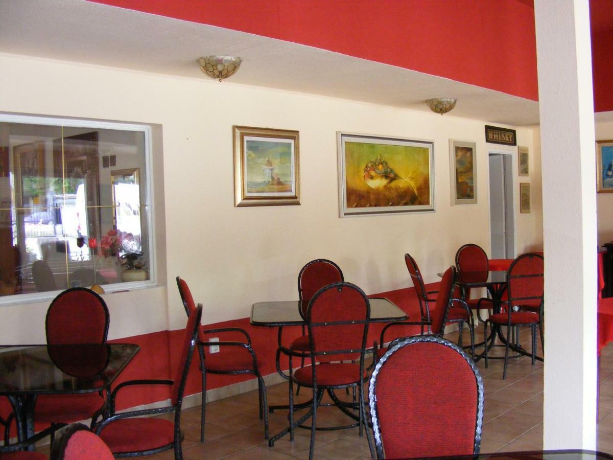 Hódmezővásárhely Hotel Pelikan מראה חיצוני תמונה