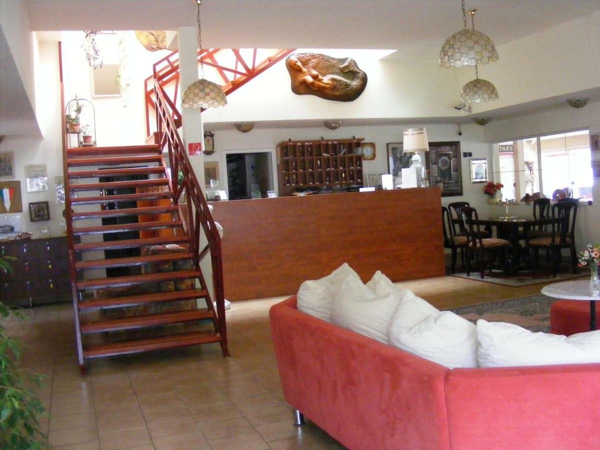 Hódmezővásárhely Hotel Pelikan מראה חיצוני תמונה