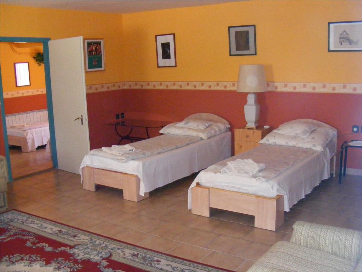 Hódmezővásárhely Hotel Pelikan מראה חיצוני תמונה