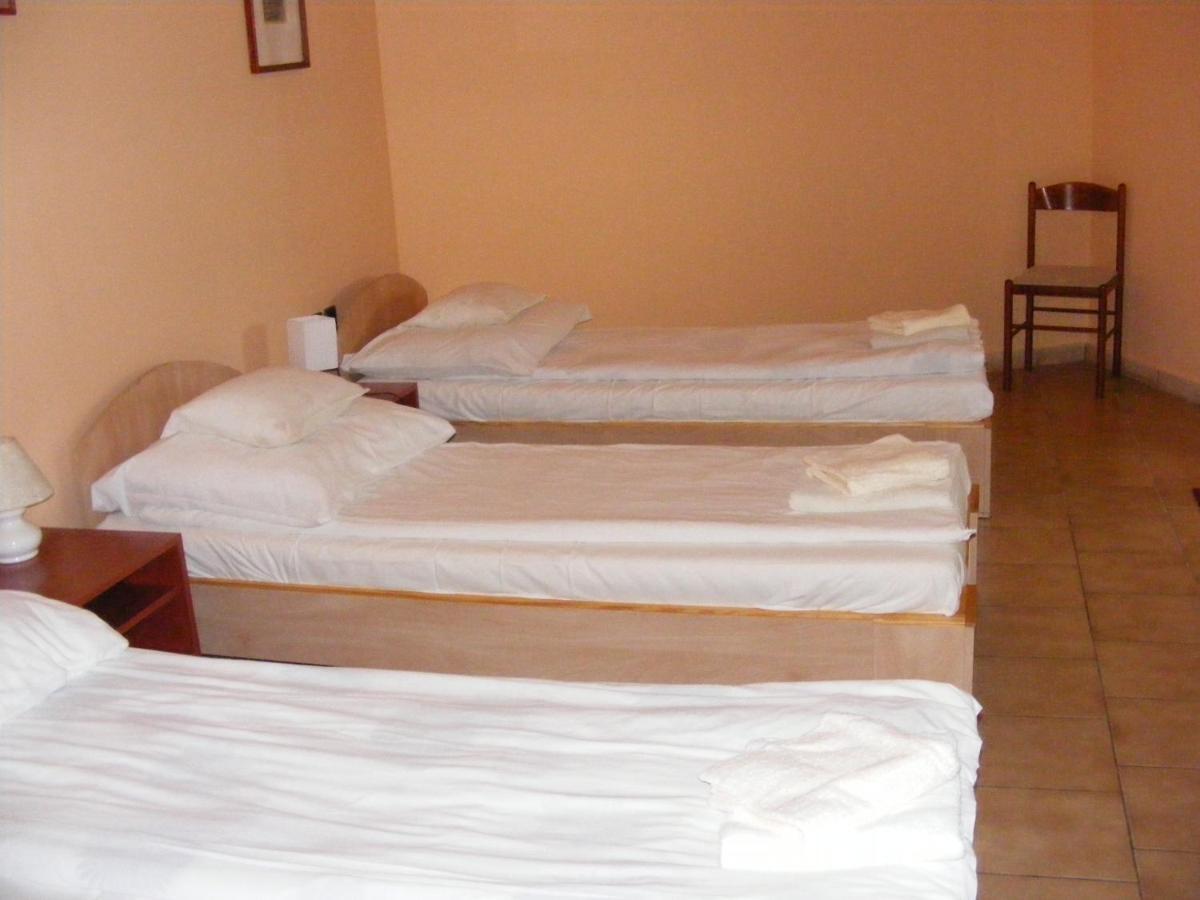Hódmezővásárhely Hotel Pelikan מראה חיצוני תמונה